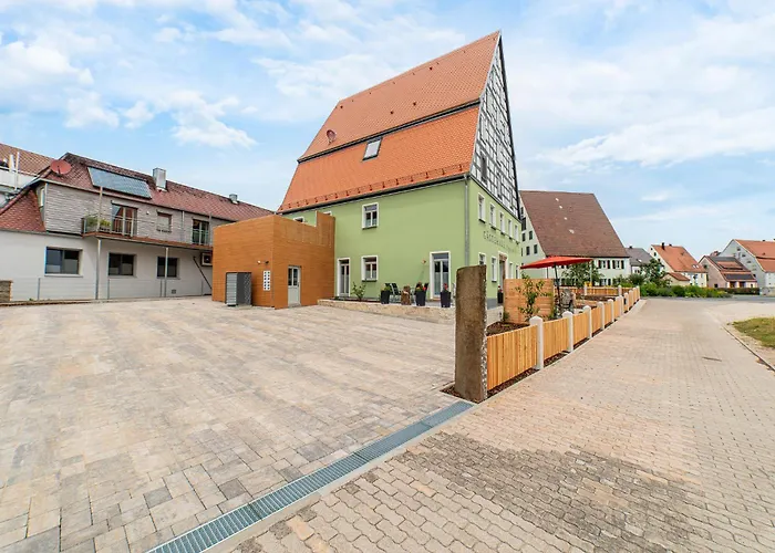 Mit Terrasse 